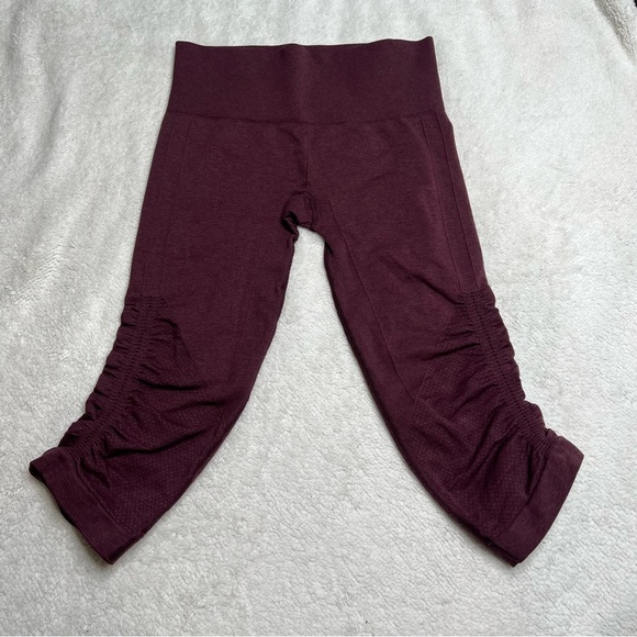 Lululemon Ebb To Street Crop - Picture 1 of 5